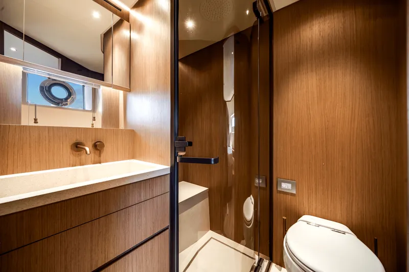 Slide: The Image of Azimut Seadeck 7 2025 - 40