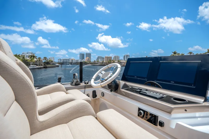 Slide: The Image of Azimut Seadeck 7 2025 - 61