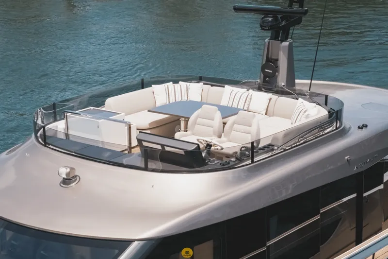 Slide: The Image of Azimut Seadeck 7 2025 - 7