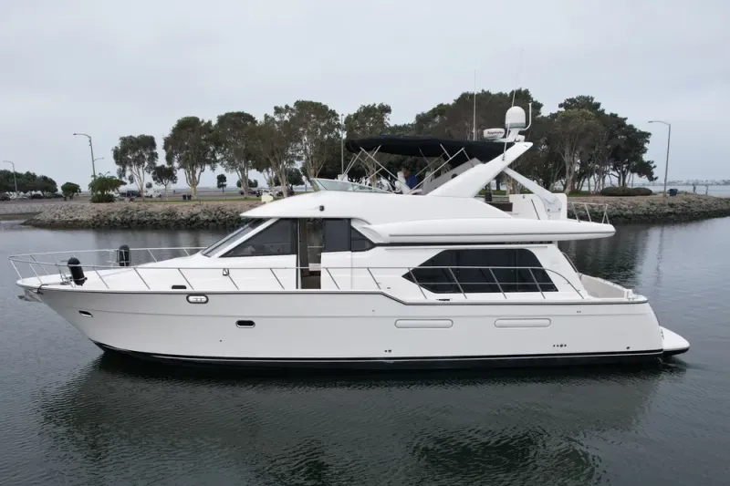 The Image of Bayliner 5288 Pilot House Motoryacht 1999 - undefined