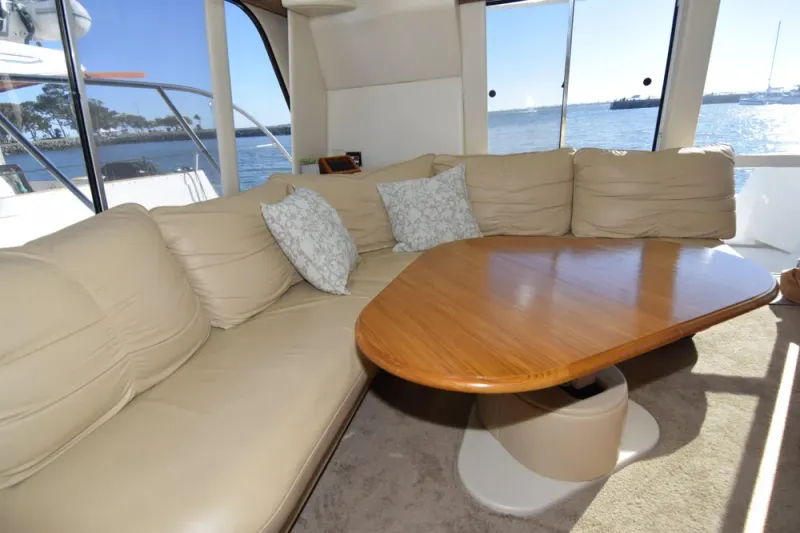 Slide: The Image of Bayliner 5288 Pilot House Motoryacht 1999 - 4