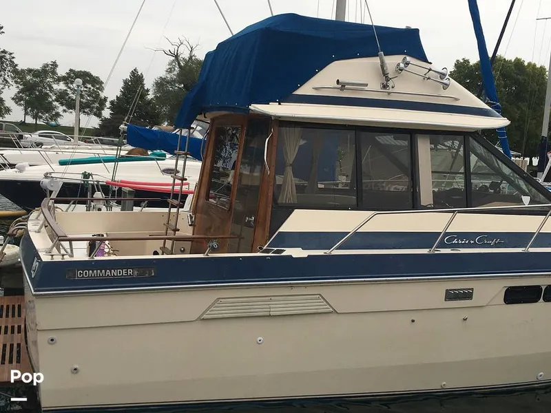 Slide: The Image of Chris-Craft 333 Commander 1984 - 13254344