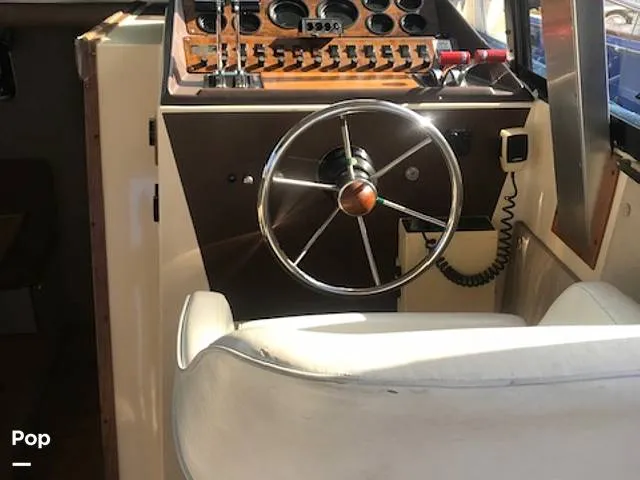 Slide: The Image of Chris-Craft 333 Commander 1984 - 13158471