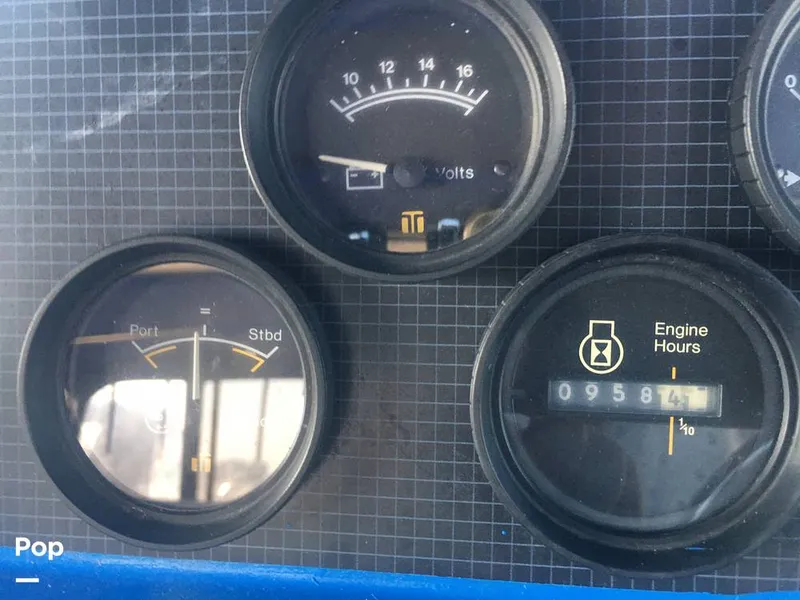 Slide: The Image of Chris-Craft 333 Commander 1984 - 13254142