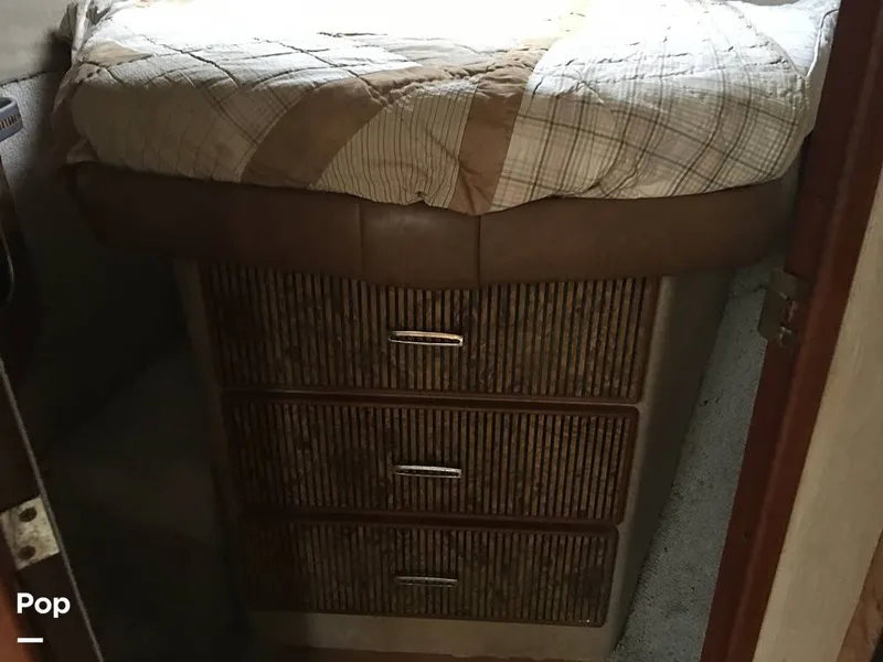 Slide: The Image of Chris-Craft 333 Commander 1984 - 13254322