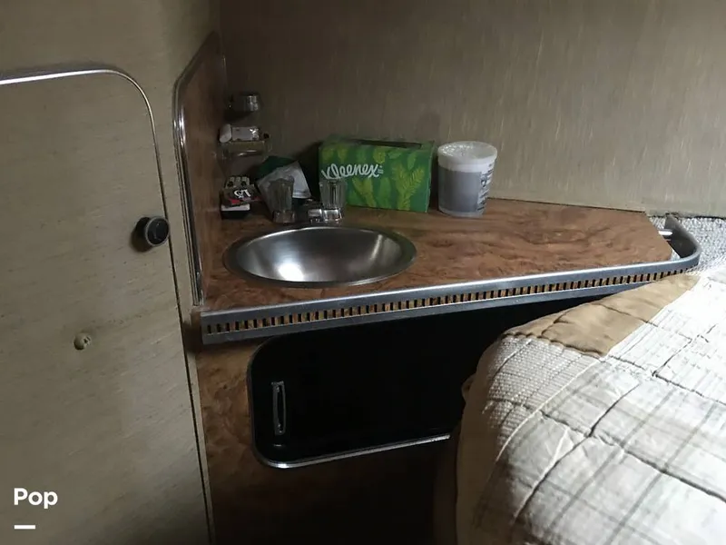 Slide: The Image of Chris-Craft 333 Commander 1984 - 13254324