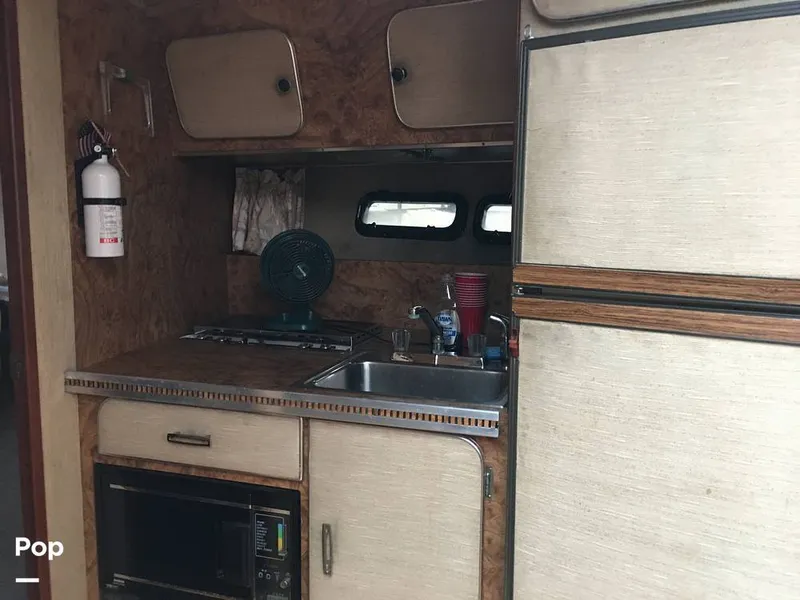 Slide: The Image of Chris-Craft 333 Commander 1984 - 13254327