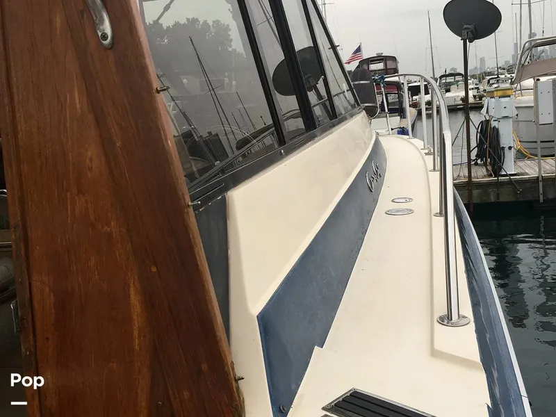 Slide: The Image of Chris-Craft 333 Commander 1984 - 13254335