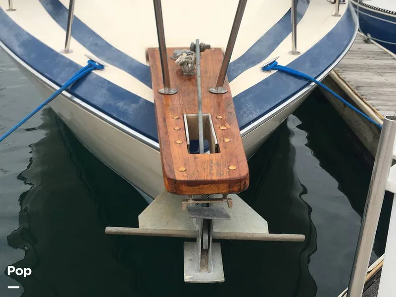 Slide: The Image of Chris-Craft 333 Commander 1984 - 13254342