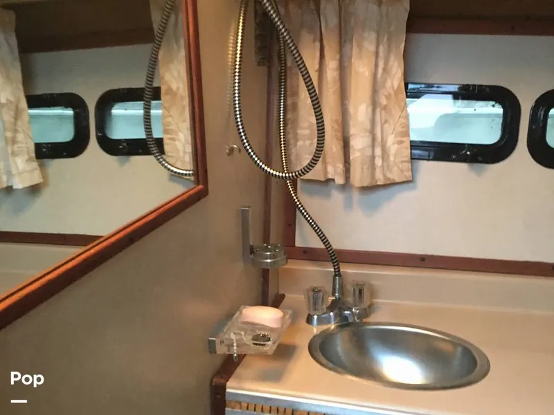 Slide: The Image of Chris-Craft 333 Commander 1984 - 13254356