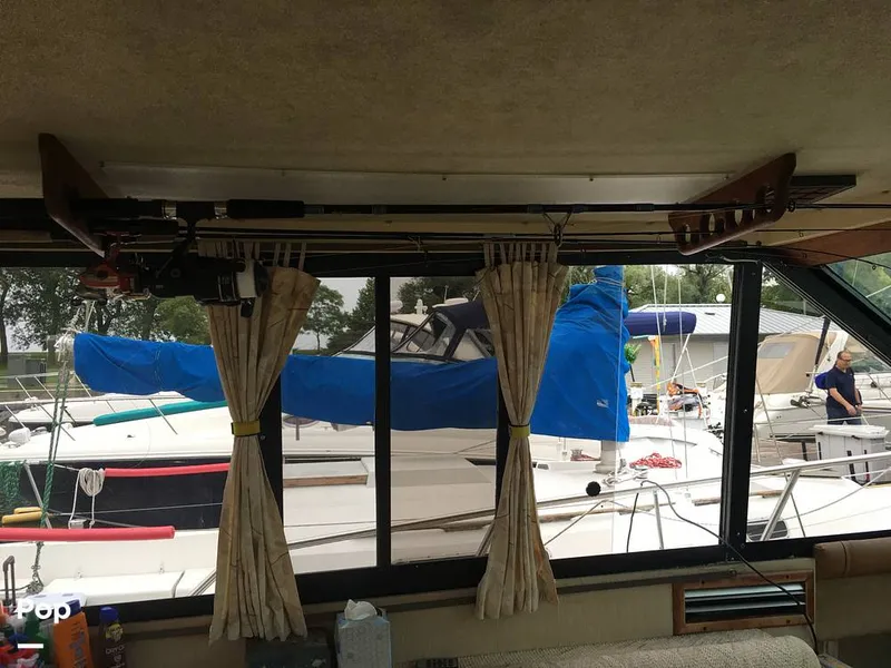 Slide: The Image of Chris-Craft 333 Commander 1984 - 13254359