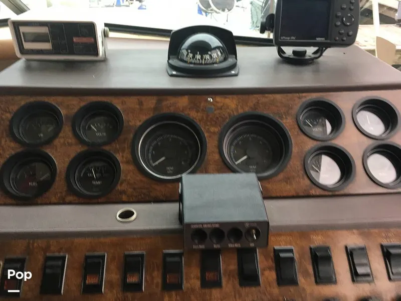 Slide: The Image of Chris-Craft 333 Commander 1984 - 13254374