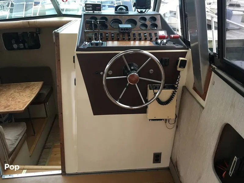 Slide: The Image of Chris-Craft 333 Commander 1984 - 13254378