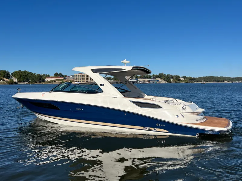 Slide: The Image of Sea Ray 350 SLX 2015 - 1