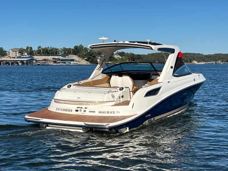 Slide: The Image of Sea Ray 350 SLX 2015 - 11