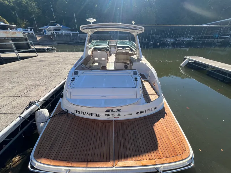 Slide: The Image of Sea Ray 350 SLX 2015 - 12