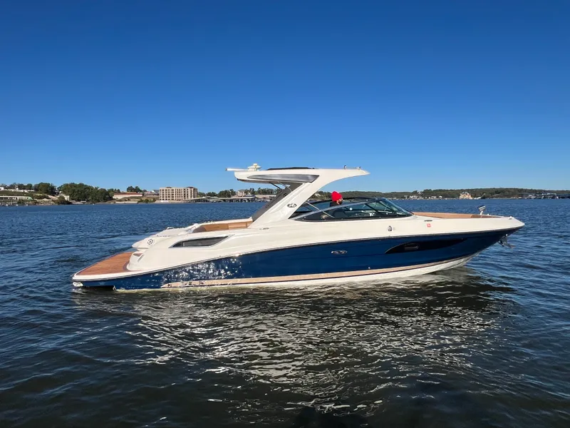 Slide: The Image of Sea Ray 350 SLX 2015 - 2