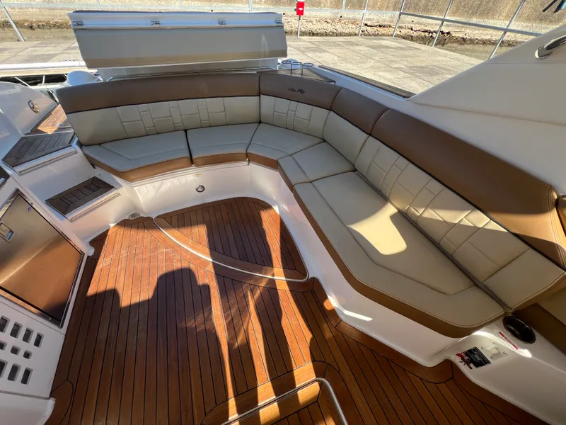 Slide: The Image of Sea Ray 350 SLX 2015 - 23