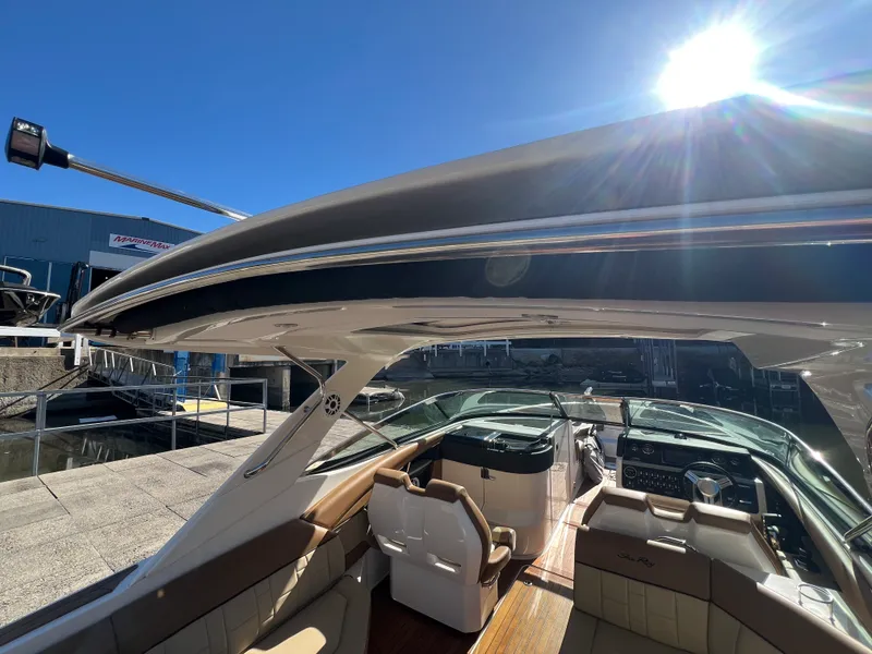 Slide: The Image of Sea Ray 350 SLX 2015 - 26