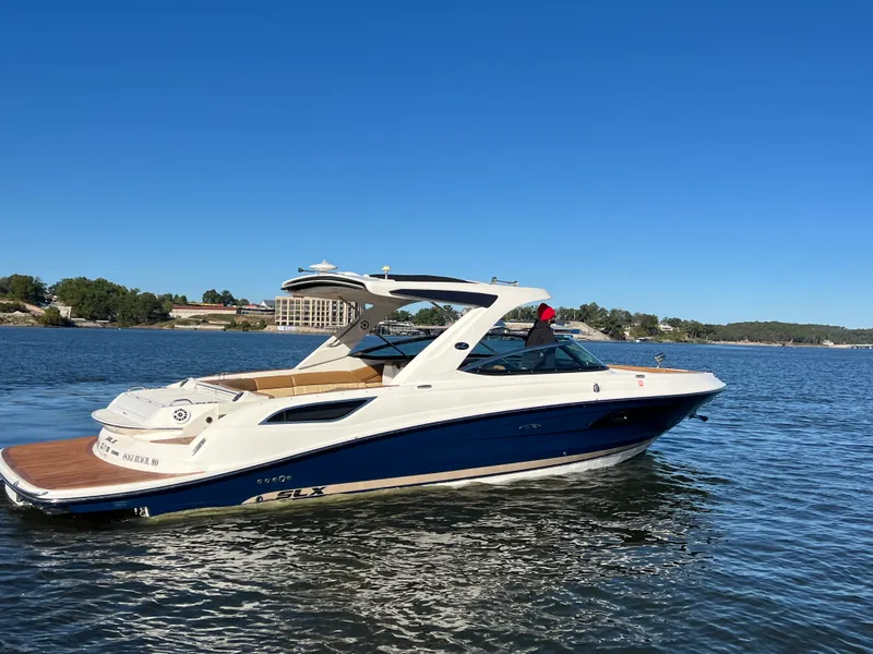 Slide: The Image of Sea Ray 350 SLX 2015 - 3