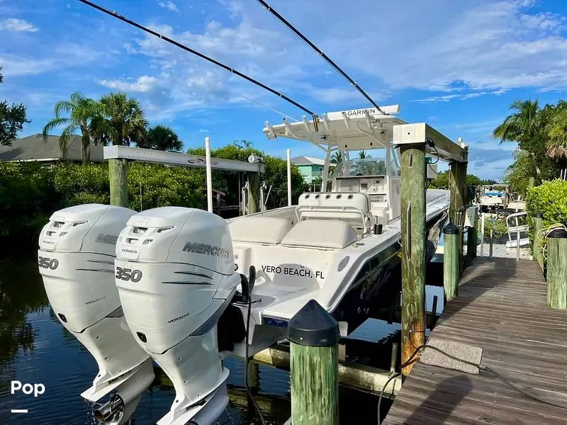 The Image of Marlago FS 35 Center Console Cuddy 2006 - 16000347