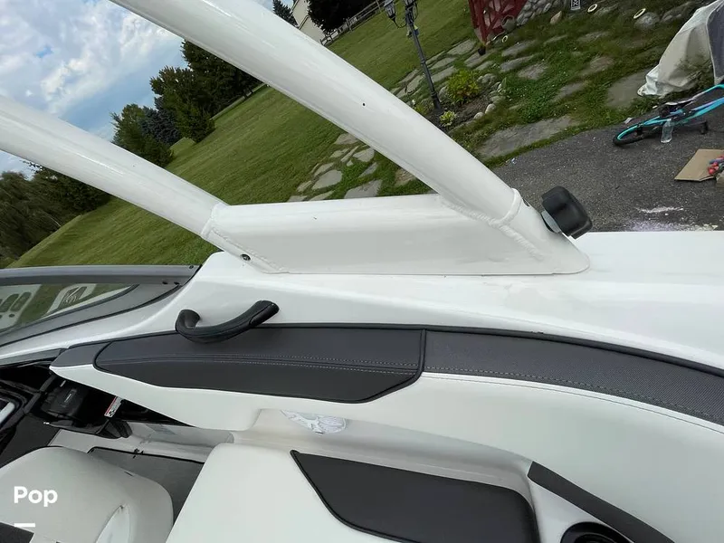 Slide: The Image of Yamaha AR210 2022 - 13219894