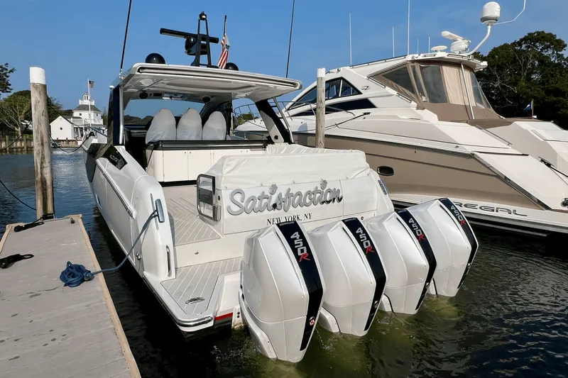 Slide: The Image of Azimut 47 VERVE 2022 - 11