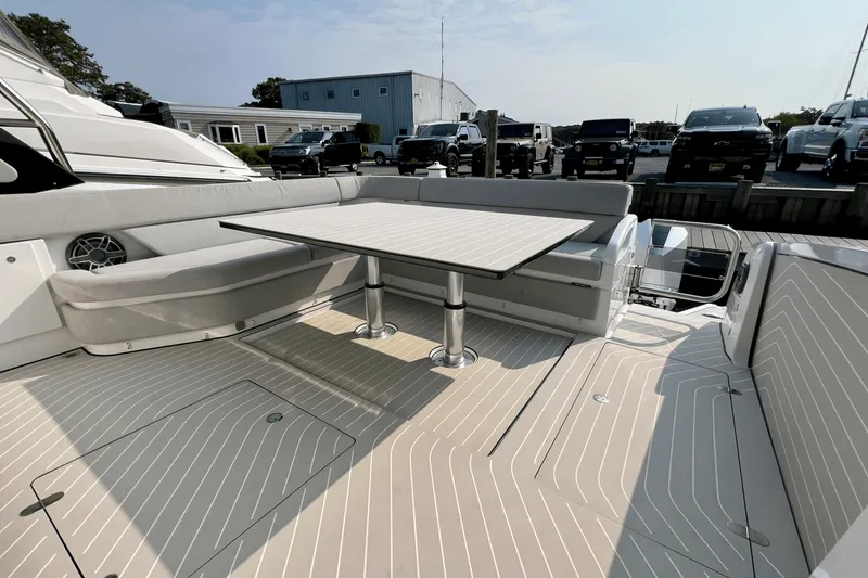 Slide: The Image of Azimut 47 VERVE 2022 - 23