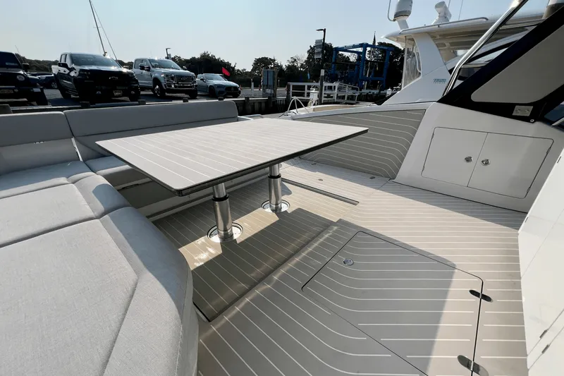 Slide: The Image of Azimut 47 VERVE 2022 - 27
