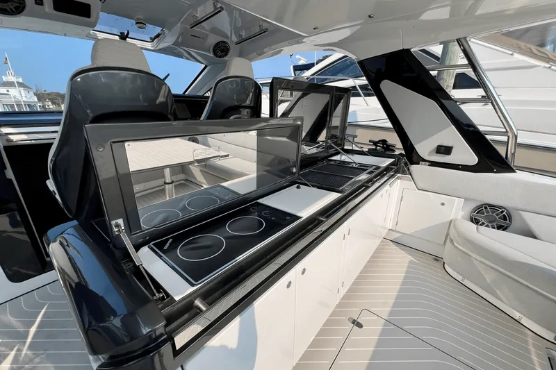 Slide: The Image of Azimut 47 VERVE 2022 - 29