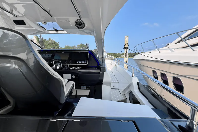 Slide: The Image of Azimut 47 VERVE 2022 - 34