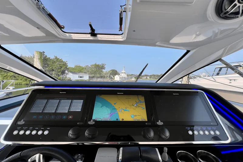 Slide: The Image of Azimut 47 VERVE 2022 - 38