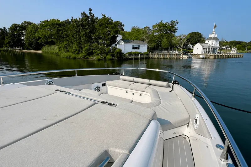 Slide: The Image of Azimut 47 VERVE 2022 - 44