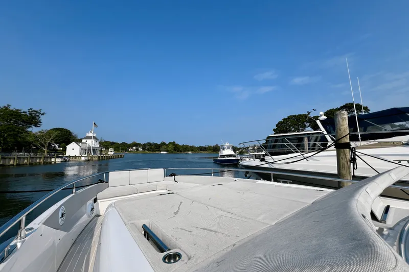 Slide: The Image of Azimut 47 VERVE 2022 - 49