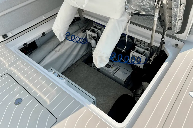 Slide: The Image of Azimut 47 VERVE 2022 - 57