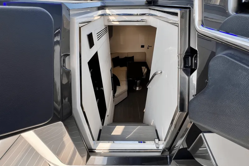 Slide: The Image of Azimut 47 VERVE 2022 - 66