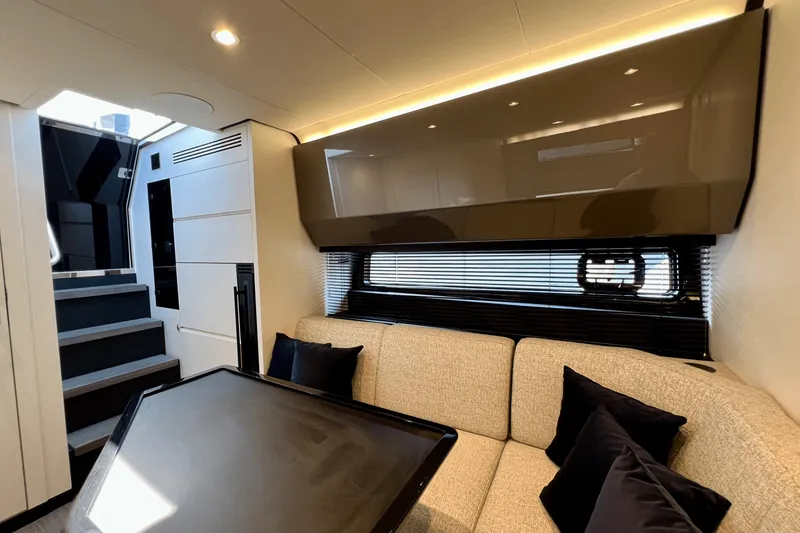 Slide: The Image of Azimut 47 VERVE 2022 - 71