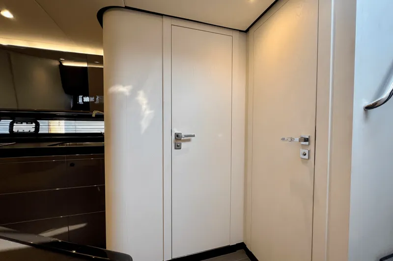 Slide: The Image of Azimut 47 VERVE 2022 - 76