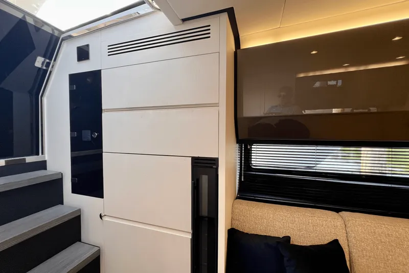 Slide: The Image of Azimut 47 VERVE 2022 - 77