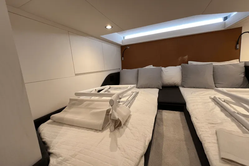 Slide: The Image of Azimut 47 VERVE 2022 - 89