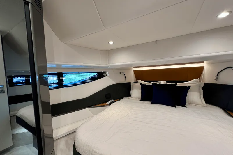 Slide: The Image of Azimut 47 VERVE 2022 - 94