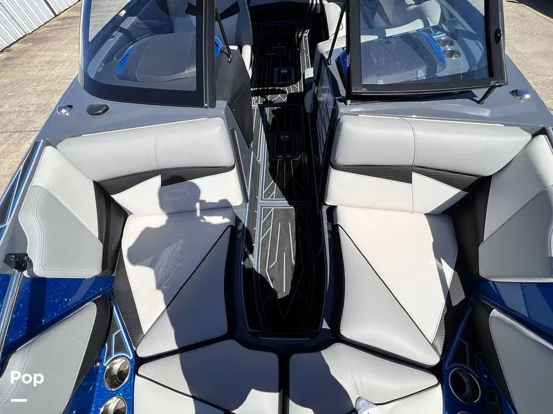 Slide: The Image of Centurion Fi23 2019 - 13220811