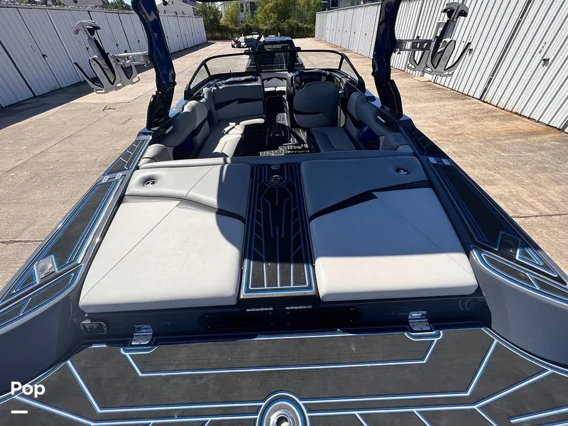 Slide: The Image of Centurion Fi23 2019 - 13220739