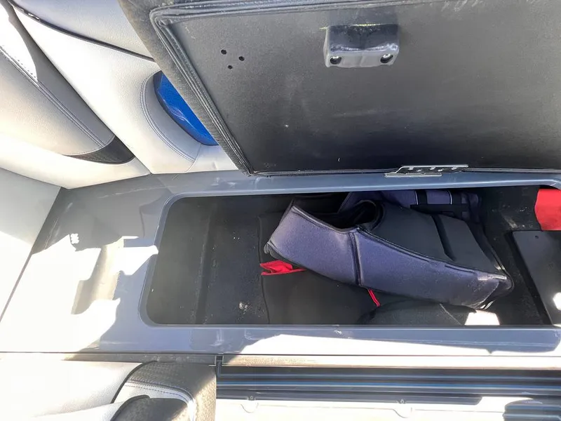 Slide: The Image of Centurion Fi23 2019 - 13220771