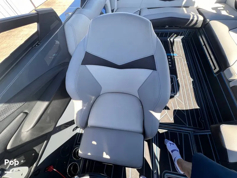 Slide: The Image of Centurion Fi23 2019 - 13220781