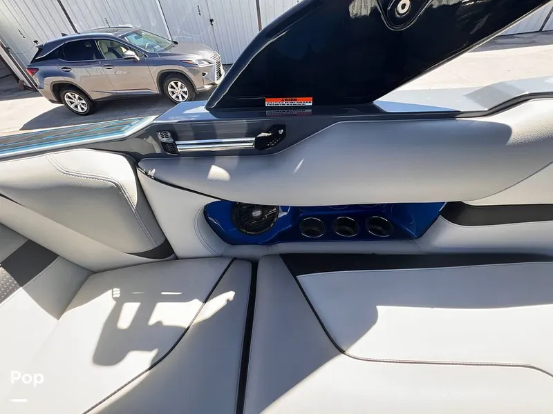 Slide: The Image of Centurion Fi23 2019 - 13220788