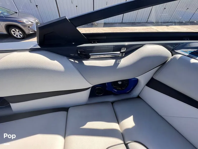 Slide: The Image of Centurion Fi23 2019 - 13220790