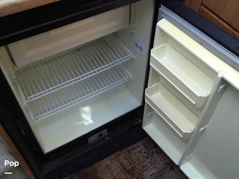 Slide: The Image of Fridge - Cockpit - 13118651