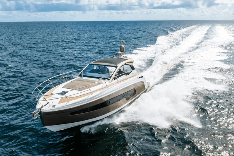 Slide: The Image of Azimut ATLANTIS 45 2020 - 12