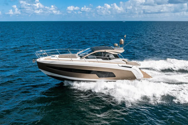 Slide: The Image of Azimut ATLANTIS 45 2020 - 15